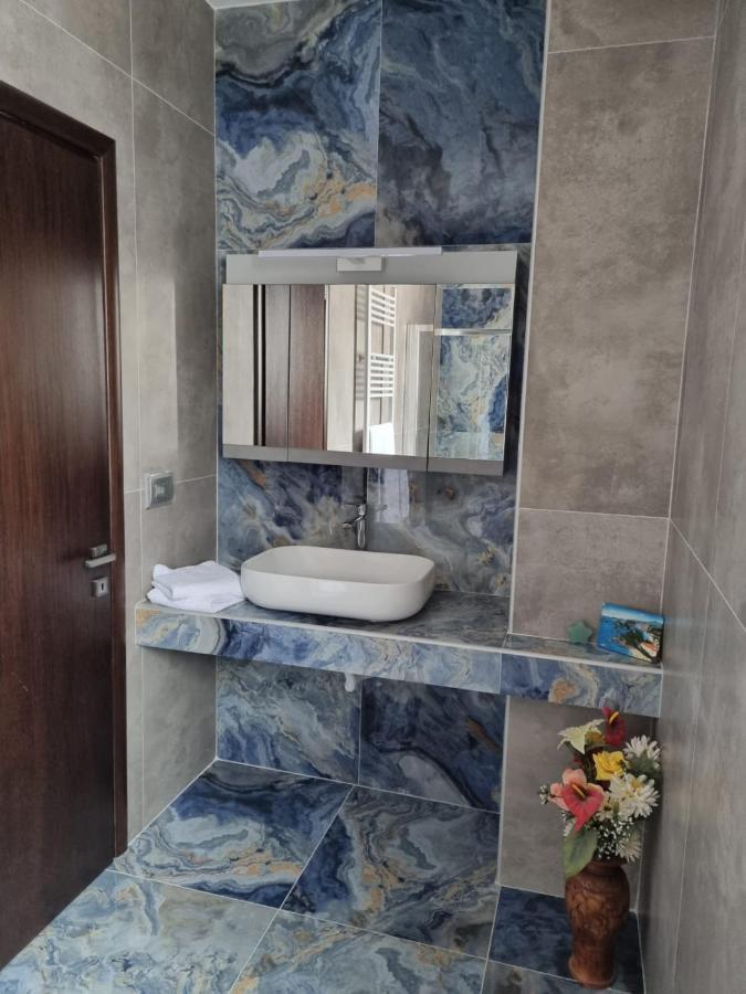 Valentina'S Luxe Apartment Мастрихари Екстериор снимка