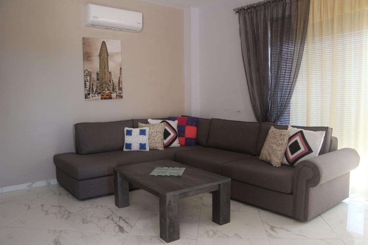 Valentina'S Luxe Apartment Мастрихари Екстериор снимка