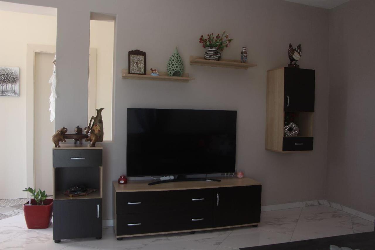 Valentina'S Luxe Apartment Мастрихари Екстериор снимка