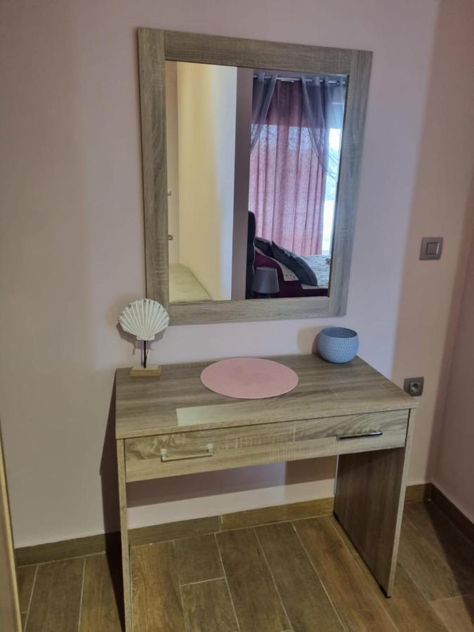 Valentina'S Luxe Apartment Мастрихари Екстериор снимка