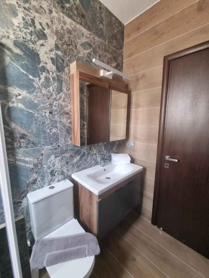 Valentina'S Luxe Apartment Мастрихари Екстериор снимка