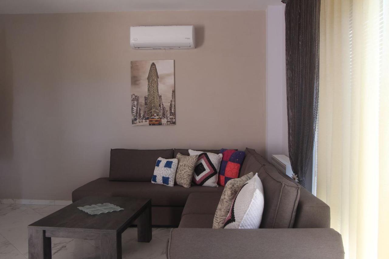 Valentina'S Luxe Apartment Мастрихари Екстериор снимка